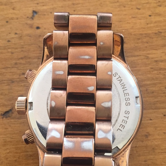 Michael Kors Rose Gold Watch - Picture 2 of 4